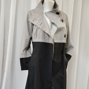 Tahari trench coat size medium